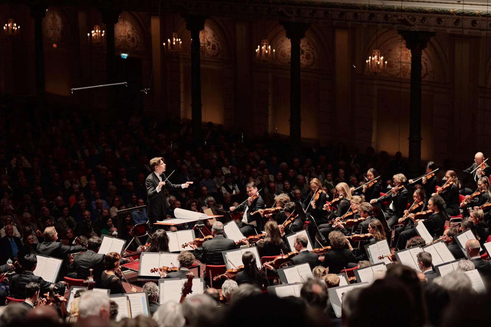 Wereldpremière én geweldige muziek – het KCO betoverd onder Mäkelä